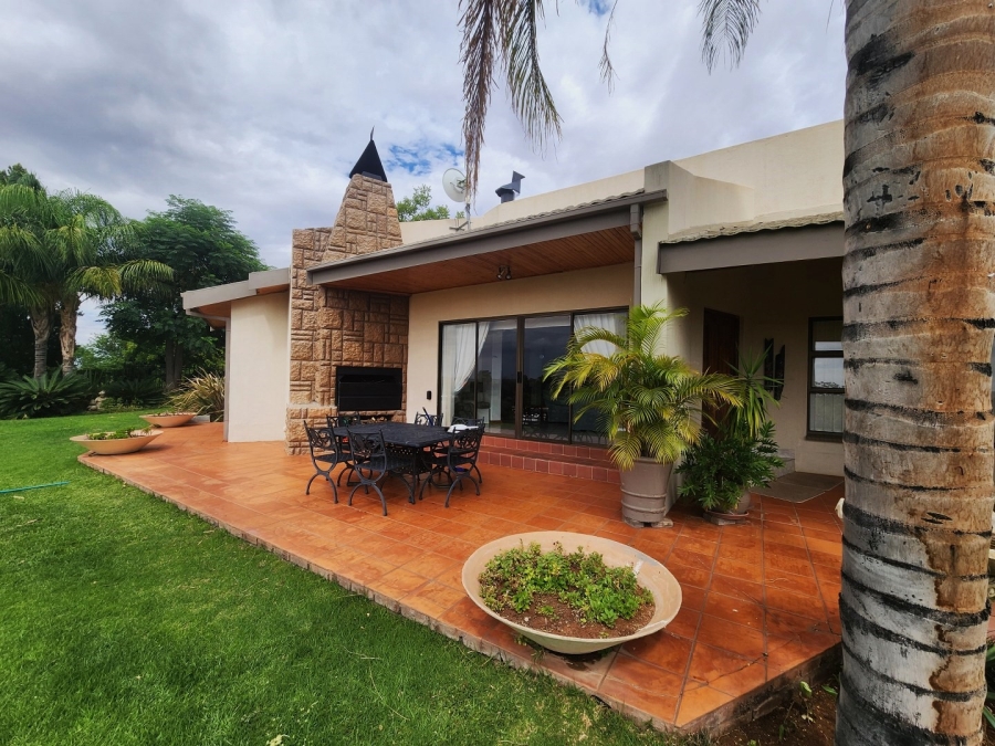 4 Bedroom Property for Sale in Keidebees Northern Cape